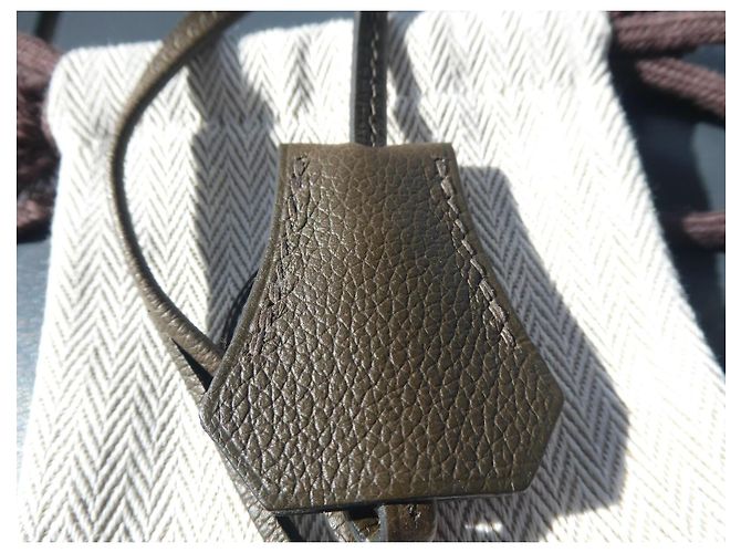 Hermès Charm Campanella e Tirette in Pelle Grana Khaki Cachi - vista 2