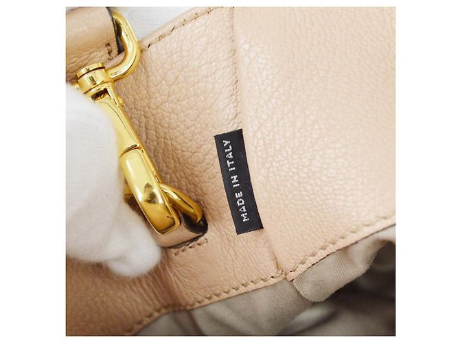 Miu Miu Madras Convertible Side Zip Satchel aus Leder Medium Beige - Ansicht 6