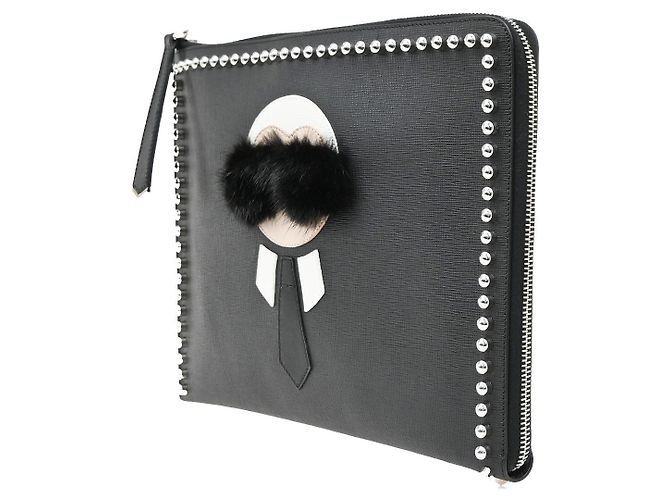 Fendi Karlito Studded Saffiano Leather Medium Negro - vista 3