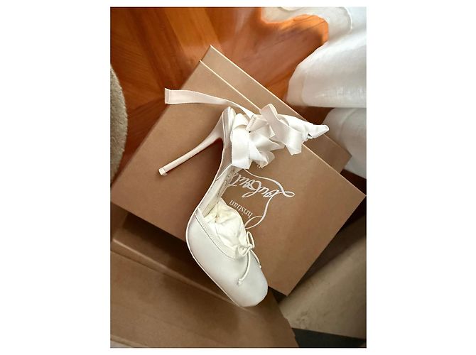 Christian Louboutin Satin High Heels Weiß - Ansicht 5