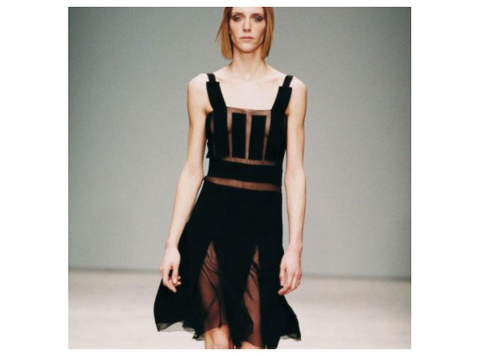 Abito Prada nero con pannelli in chiffon di seta semi-trasparente - vista 2