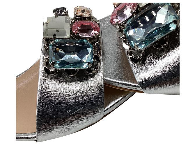 Casadei Pantoletten aus metallic-silbernem Leder mit Kristallbesatz Metallisch - Ansicht 10
