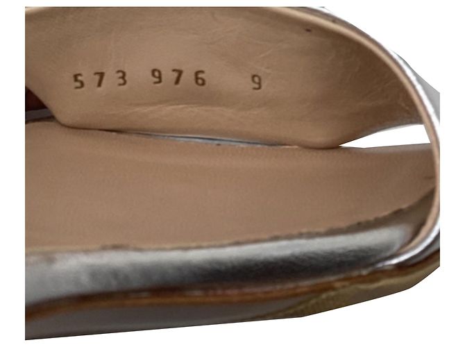 Casadei Pantoletten aus metallic-silbernem Leder mit Kristallbesatz Metallisch - Ansicht 11