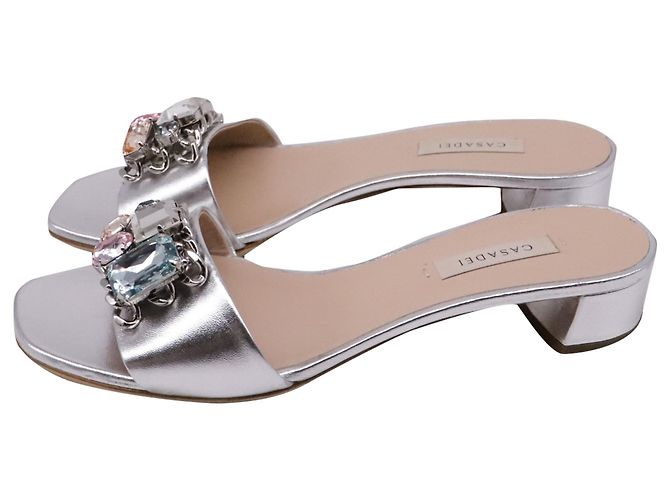 Casadei Pantoletten aus metallic-silbernem Leder mit Kristallbesatz Metallisch - Ansicht 4