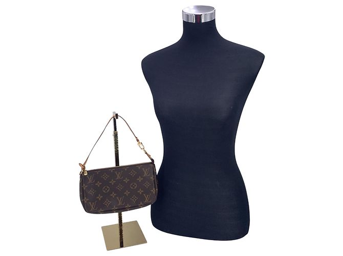 Louis Vuitton Borsa Pochette Accessoires in tela Monogram marrone - vista 2