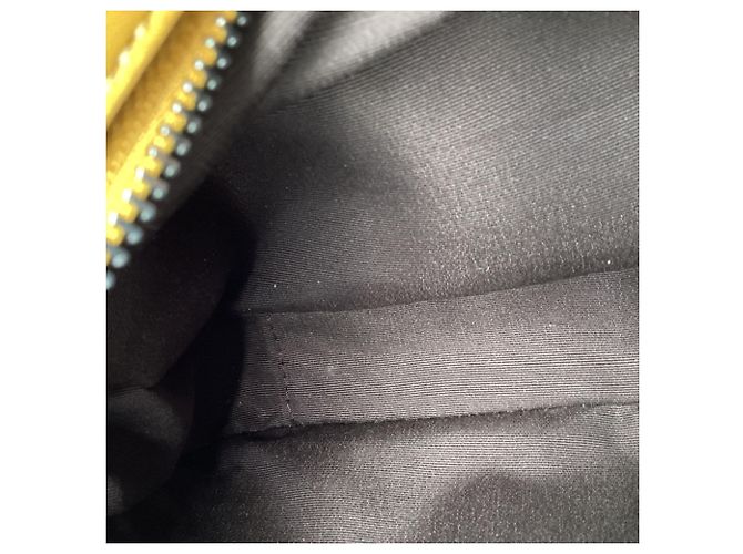 Bolsa Camera Coach Jes acolchoada com zíper duplo em couro amarelo - vista 8