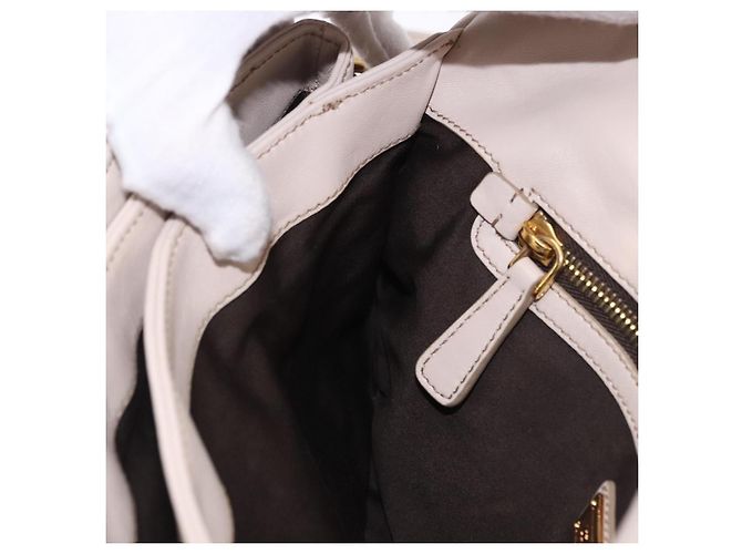 Miu Miu Chain Shoulder Bag Leather Beige Gold Tone - vista 26