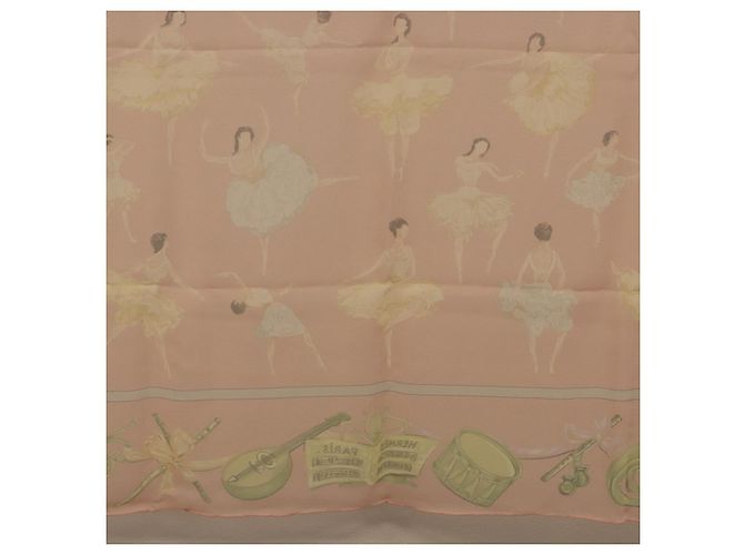 Hermès HERMES Carre 90 Schal
LES DANSEUSES
Seide Rosa - Ansicht 20