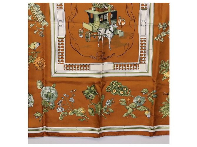 Hermès HERMES Carre 90 Scarf  Quai Aux Fleurs  Silk Brown - vista 9
