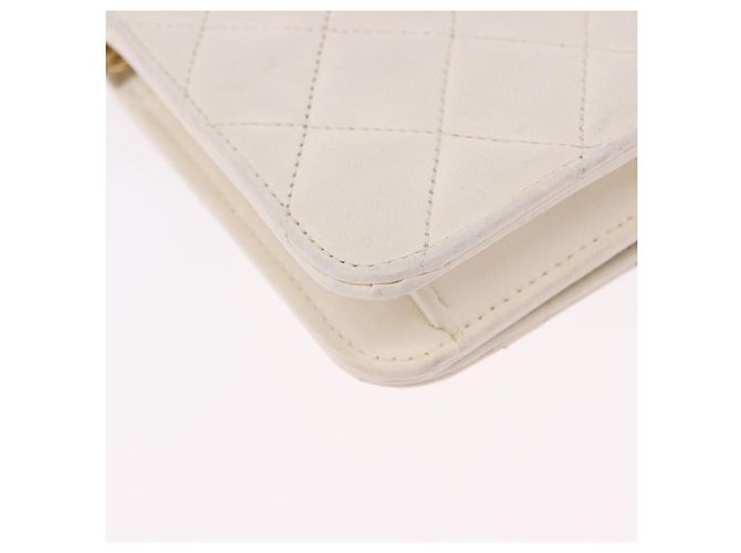 CHANEL Matelasse Chain Shoulder Bag Lamb Skin White Gold CC - vista 17