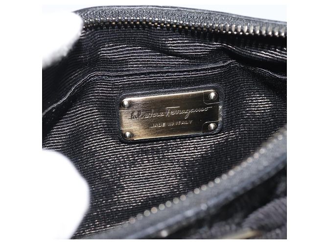 Salvatore Ferragamo Vala Shoulder Bag Patent Black Silver - vista 18