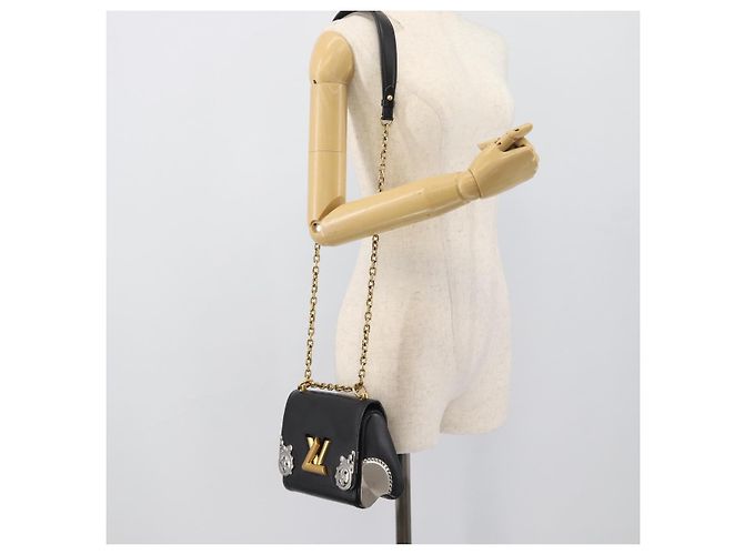LOUIS VUITTON Twist MM Shoulder Bag Leather Black Gold Tone LV - vista 23