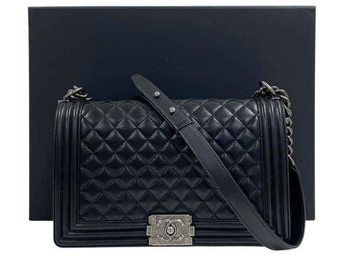Chanel Boy Large Schultertasche aus Lammleder mit Vintage-Silberkette Schwarz - Ansicht 9