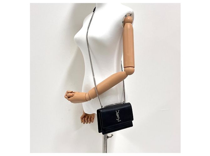 Autre Marque Mini Crossbody-Tasche mit Kette Schwarz mit silberner Hardware - Ansicht 3
