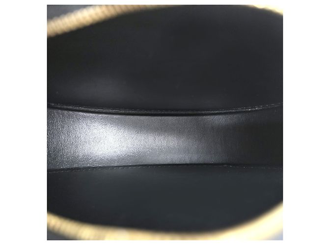Céline Mini Bolsa Tiracolo Oval Pulse Triomphe em Pele de Vitelo Preta Preto - vista 9