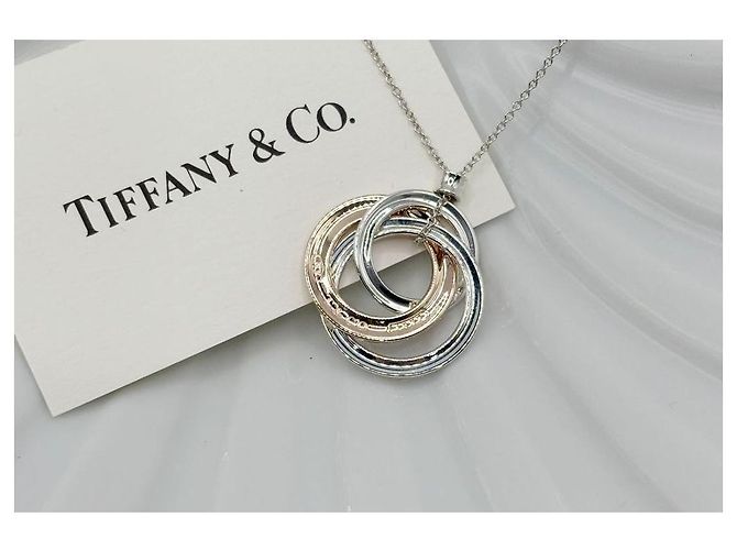 Tiffany & Co Collana con pendente a tre cerchi intrecciati Tiffany Rubedo Argento - vista 4