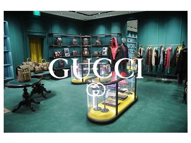 Gucci Borsa Messenger Clutch GG Supreme Interlocking Marrone - vista 5