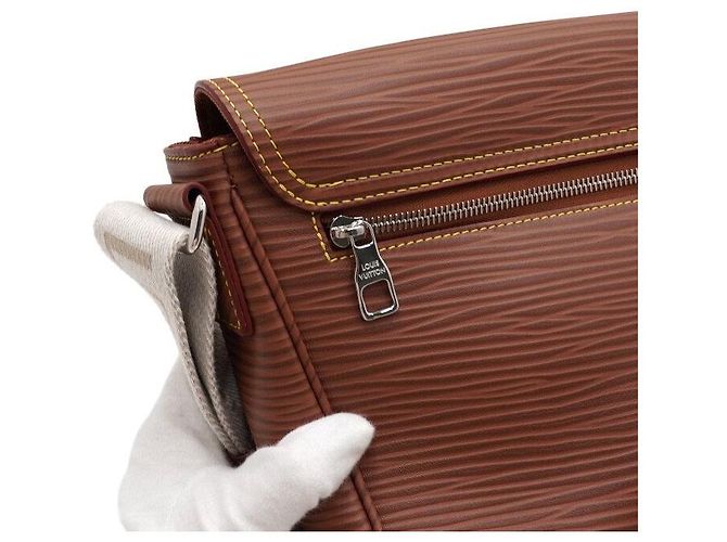 Louis Vuitton Sac bandoulière Messenger Marron - vue 12