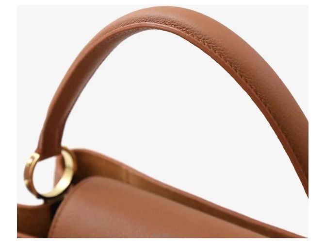Louis Vuitton Borsa Tote e a Tracolla Capucines MM Soft Cognac Marrone - vista 5