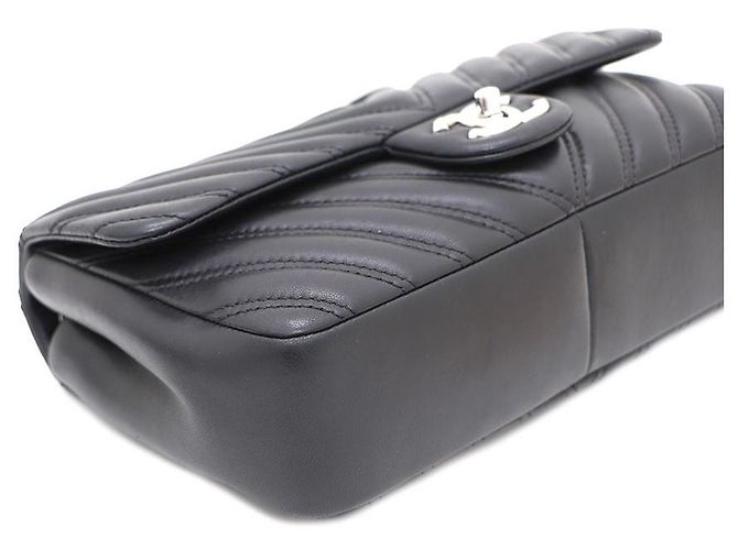 Chanel Borsa a spalla e borsa crossbody Classic in chevron in pelle di agnello Nero - vista 5
