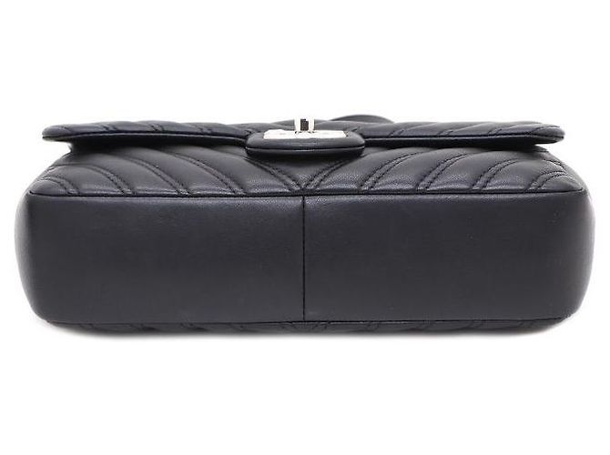 Chanel Borsa a spalla e borsa crossbody Classic in chevron in pelle di agnello Nero - vista 6