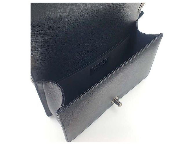 Chanel Caviar Boy Bag Medium Nero - vista 12