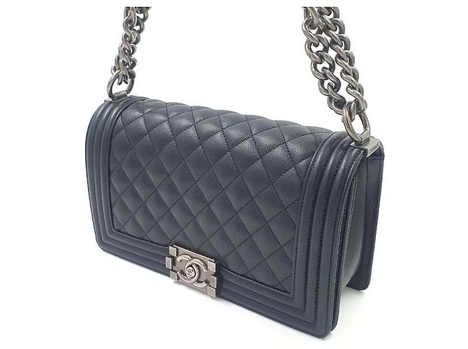 Chanel Caviar Boy Bag Medium Nero - vista 3