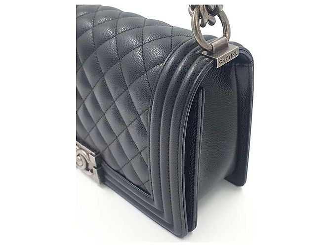Chanel Caviar Boy Bag Medium Nero - vista 4