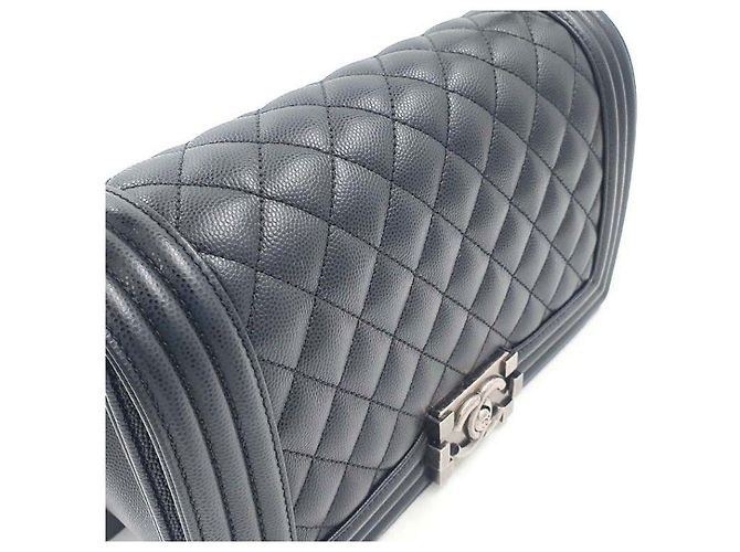 Chanel Caviar Boy Bag Medium Nero - vista 5