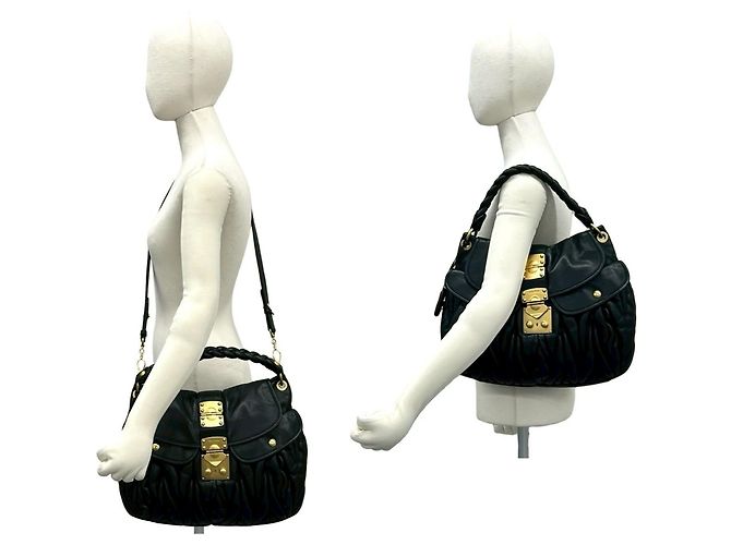 Miu Miu Matelassé Lederhandtasche mit Logo-Hardware Schwarz - Ansicht 2