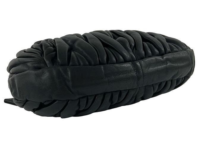 Miu Miu Matelassé Lederhandtasche mit Logo-Hardware Schwarz - Ansicht 7