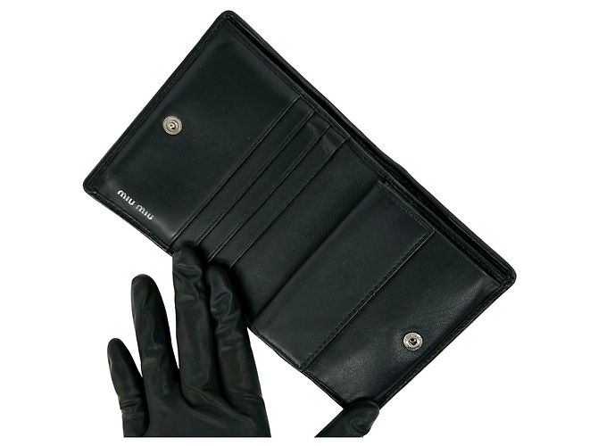 Cartera bi-fold de piel Matelassé Logo Bijou Miu Miu Negro - vista 7