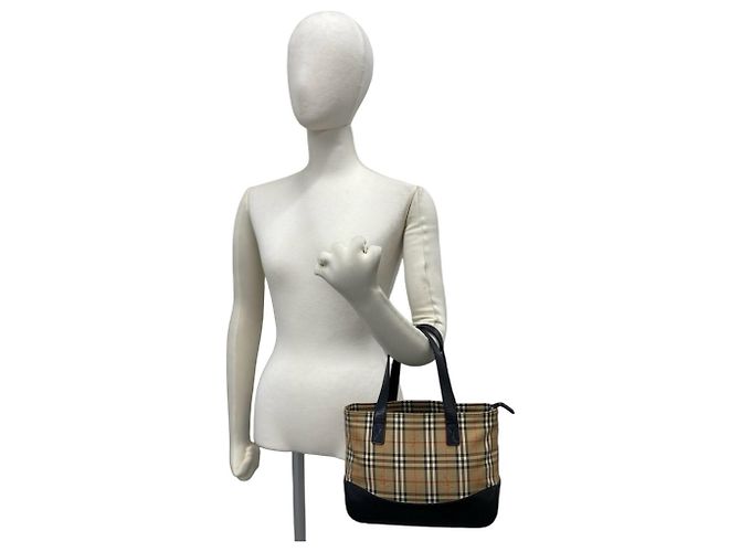 Borsa a mano Burberry Nova Check in tela e pelle Nero Beige - vista 2