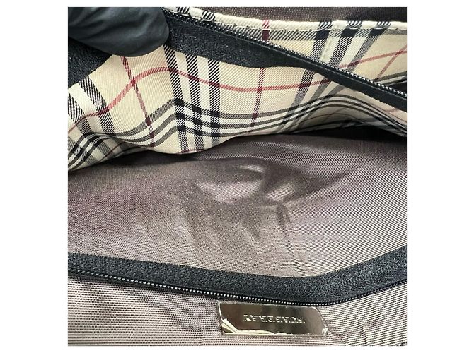 Bolsa de Ombro em Couro Burberry Nova Check Preto - vista 10