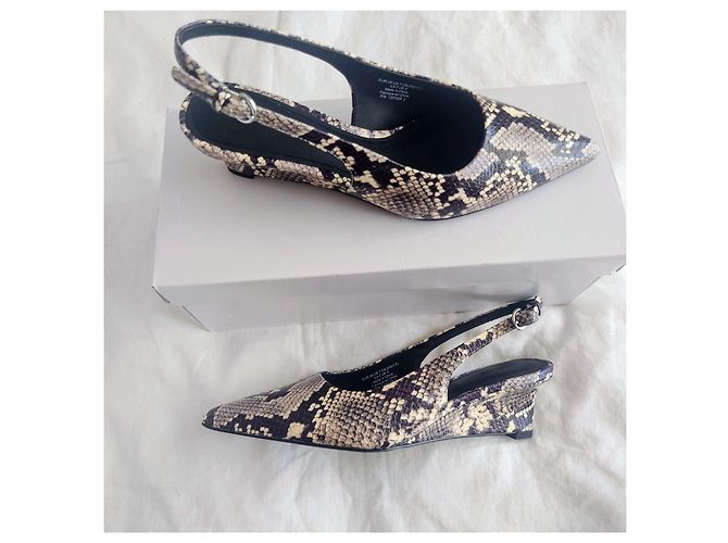 & Other Stories Keilabsatz-Pumps mit Riemchen aus Leder Schwarz Weiß Python drucken - Ansicht 3