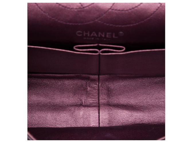 Chanel Reissue 2.55 Double Flap 226 in pelle di vitello invecchiata metallizzata matelassé viola Porpora - vista 4