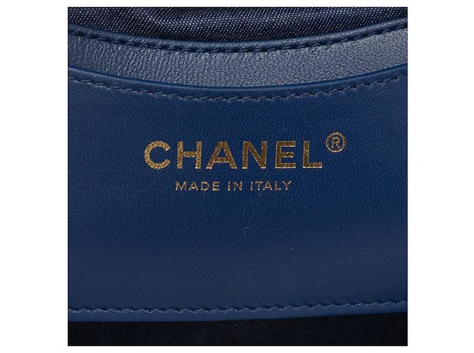 Chanel Vanity Case Elegante in Pelle d'Agnello Bianca con Catena CC Bianco - vista 5
