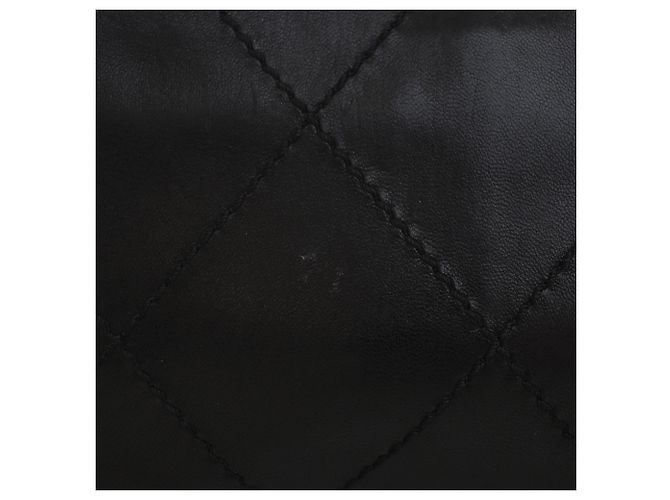 Chanel Black Oversized CC Calfskin Diamond Stitch Flap Noir - vue 4