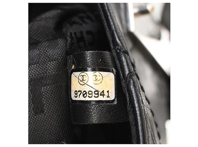 Chanel Black Oversized CC Calfskin Diamond Stitch Flap Noir - vue 6