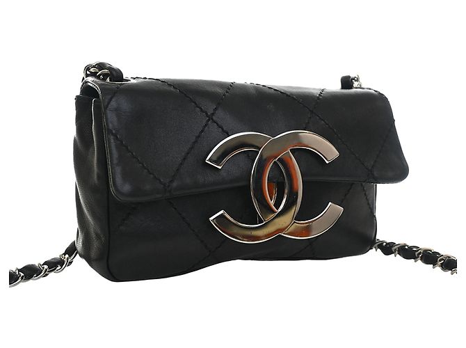 Chanel Black Oversized CC Calfskin Diamond Stitch Flap Noir - vue 9
