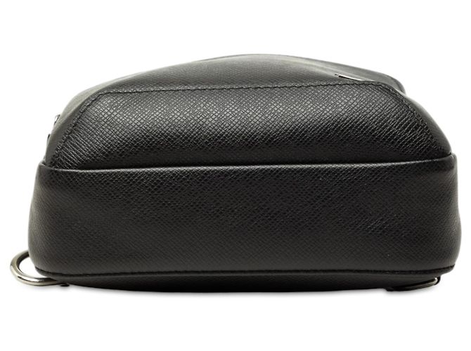 Louis Vuitton Black Taiga Avenue Sling Nero - vista 3