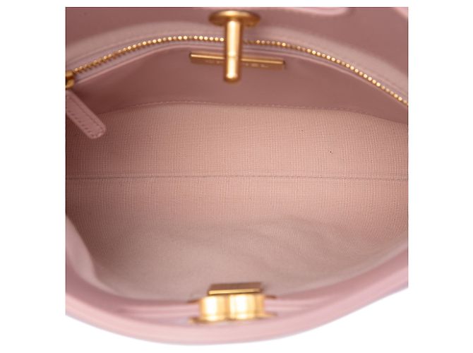 Borsa Chanel 31 Shopping Mini in camoscio e pelle d'agnello matelassé rosa - vista 4