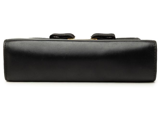 Salvatore Ferragamo Ferragamo Vara Bow Crossbody aus schwarzem Leder mit Kiss-Lock-Verschluss und Kette - Ansicht 3