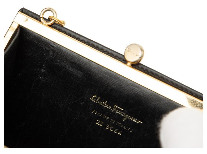 Salvatore Ferragamo Ferragamo Vara Bow Crossbody aus schwarzem Leder mit Kiss-Lock-Verschluss und Kette - Ansicht 6