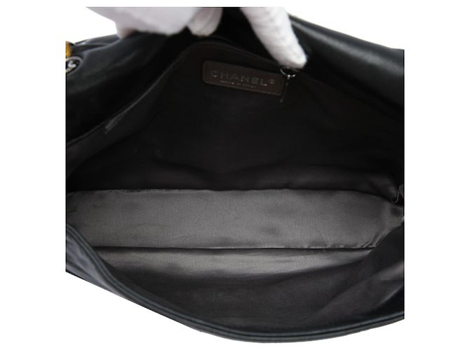 Chanel Brooklyn Flap in patchwork di agnello nero e vernice - vista 4