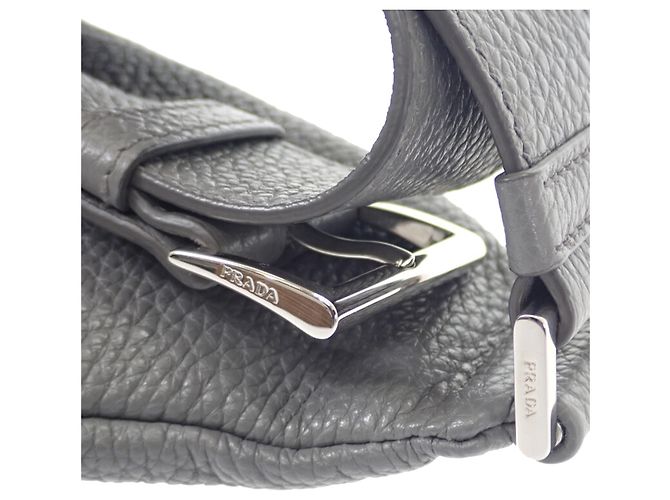 Borsa a tracolla Prada in Vitello Daino grigio con logo impresso Marrone - vista 7