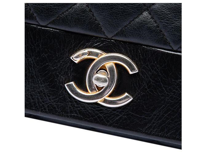 Chanel Black Medium Quilted Calfskin Soft Elegance Flap Nero - vista 5