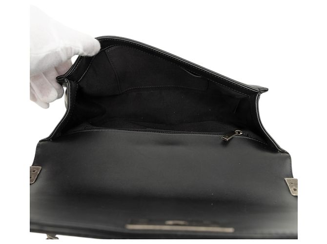 Chanel Black Medium Chevron Lambskin Boy Flap Schwarz - Ansicht 4