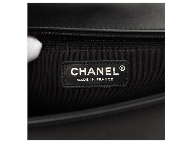 Chanel Black Medium Chevron Lambskin Boy Flap Schwarz - Ansicht 5