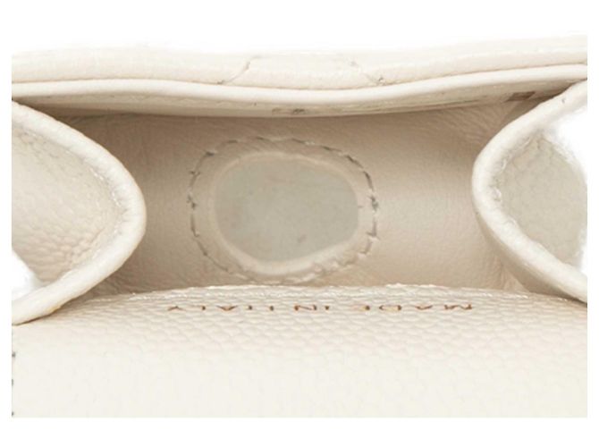 Custodia AirPods Chanel White CC Quilted Caviar Bianco Crudo - vista 4
